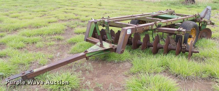 image for item DJ9974 John Deere off-set disk