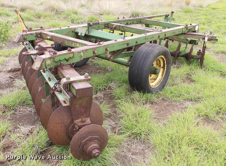 image for item DJ9974 John Deere off-set disk