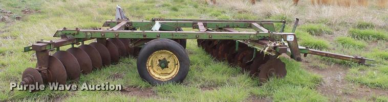 image for item DJ9974 John Deere off-set disk