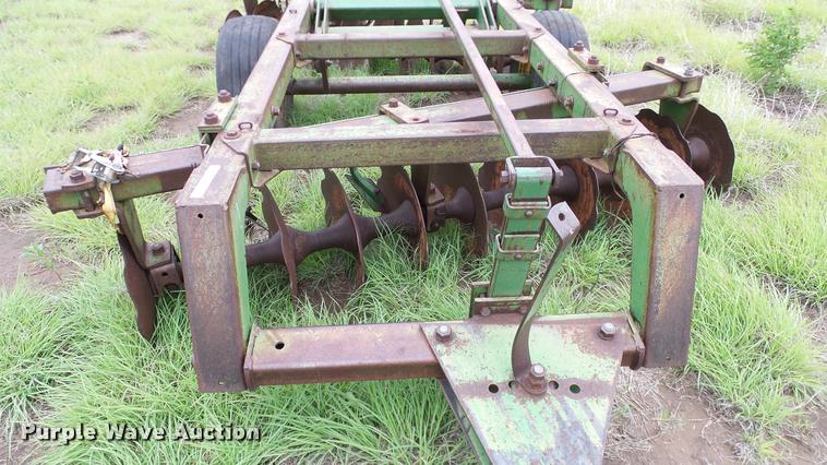 image for item DJ9974 John Deere off-set disk