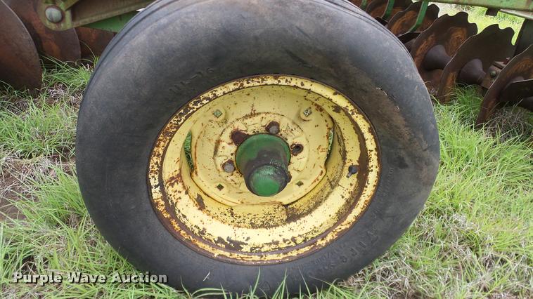 image for item DJ9974 John Deere off-set disk