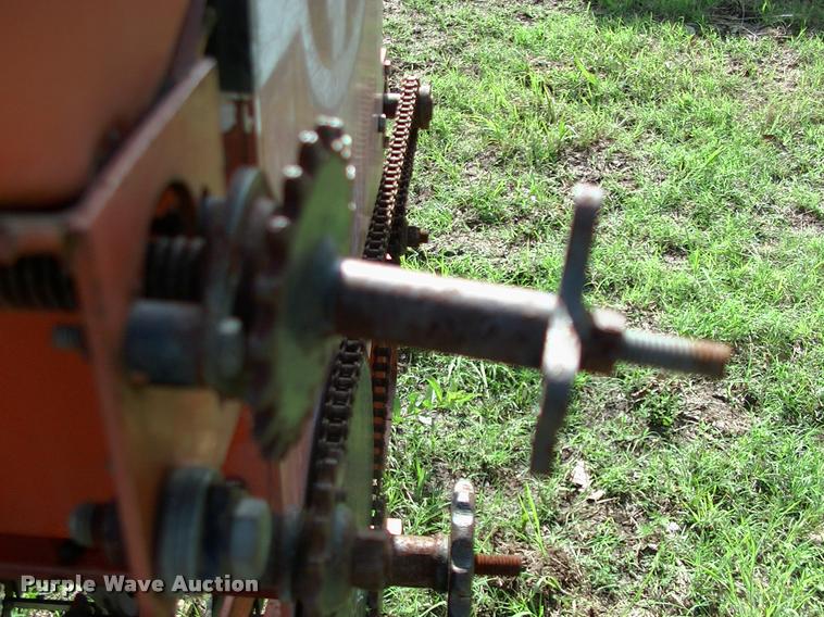 image for item DP9350 Tye 114-6300 grain drill