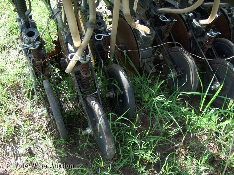 image for item DP9350 Tye 114-6300 grain drill