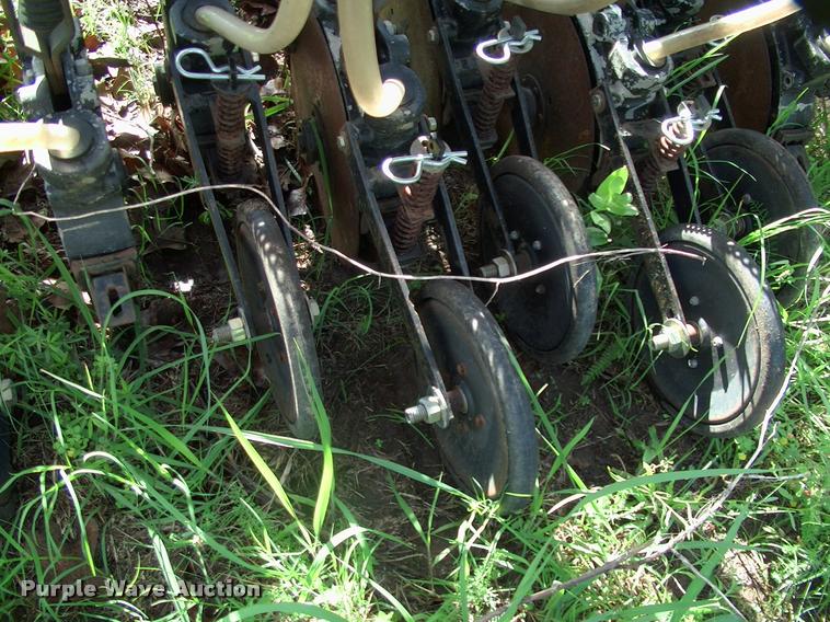 image for item DP9350 Tye 114-6300 grain drill