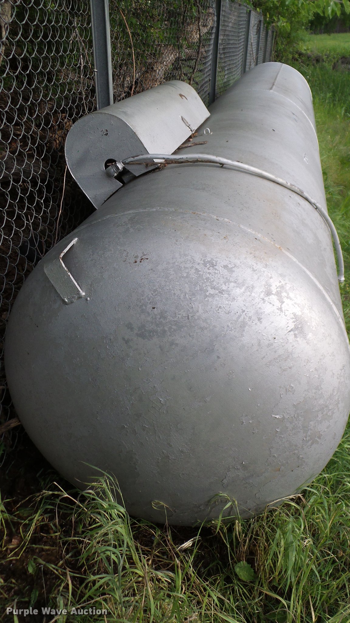 Propane tank in Burlington, OK | Item DJ9976 sold | Purple Wave