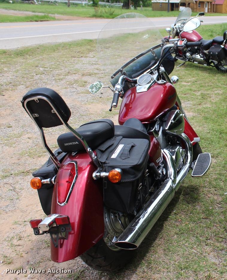 image for item BE9492 2005 Honda VT750C Shadow motorcycle