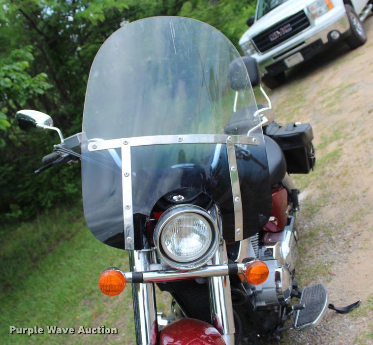 image for item BE9492 2005 Honda VT750C Shadow motorcycle