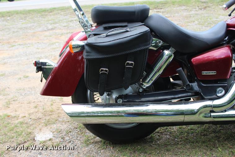 image for item BE9492 2005 Honda VT750C Shadow motorcycle