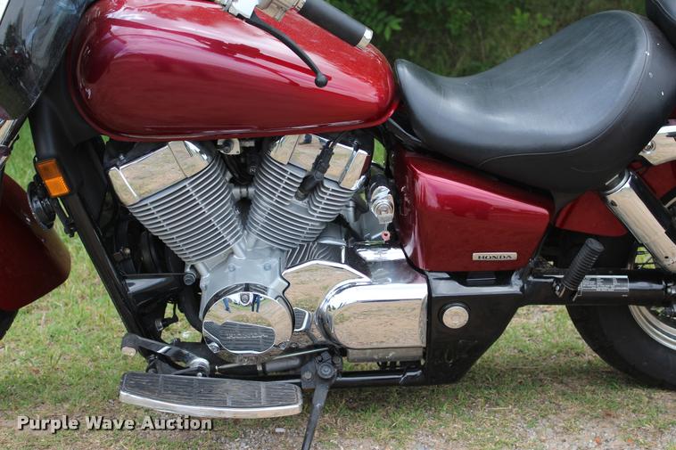 image for item BE9492 2005 Honda VT750C Shadow motorcycle