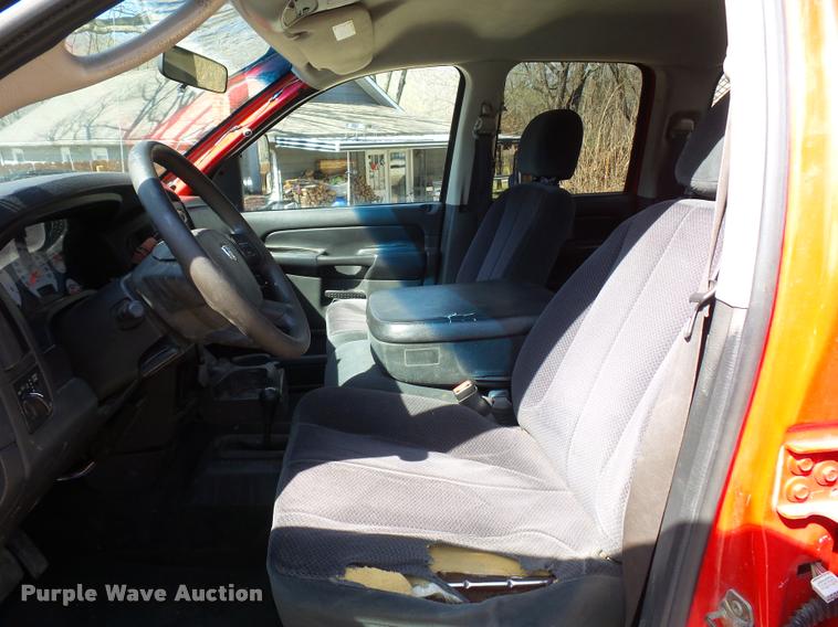 image for item BH9305 2005 Dodge Ram 3500 Quad Cab flatbed pickup truck