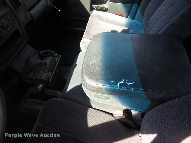 image for item BH9305 2005 Dodge Ram 3500 Quad Cab flatbed pickup truck