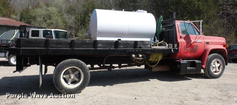 image for item BH9306 1988 GMC TopKick flatbed truck