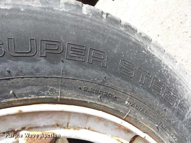 image for item BH9306 1988 GMC TopKick flatbed truck