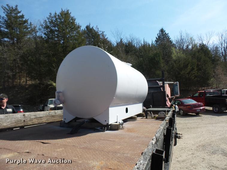 image for item BH9306 1988 GMC TopKick flatbed truck