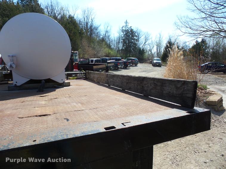 image for item BH9306 1988 GMC TopKick flatbed truck