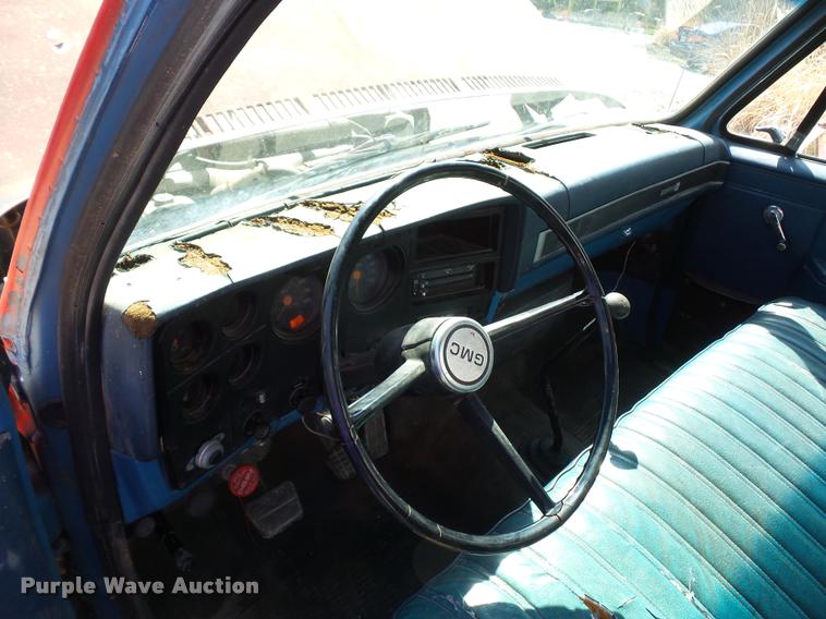 image for item BH9306 1988 GMC TopKick flatbed truck