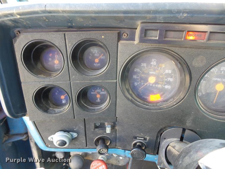 image for item BH9306 1988 GMC TopKick flatbed truck