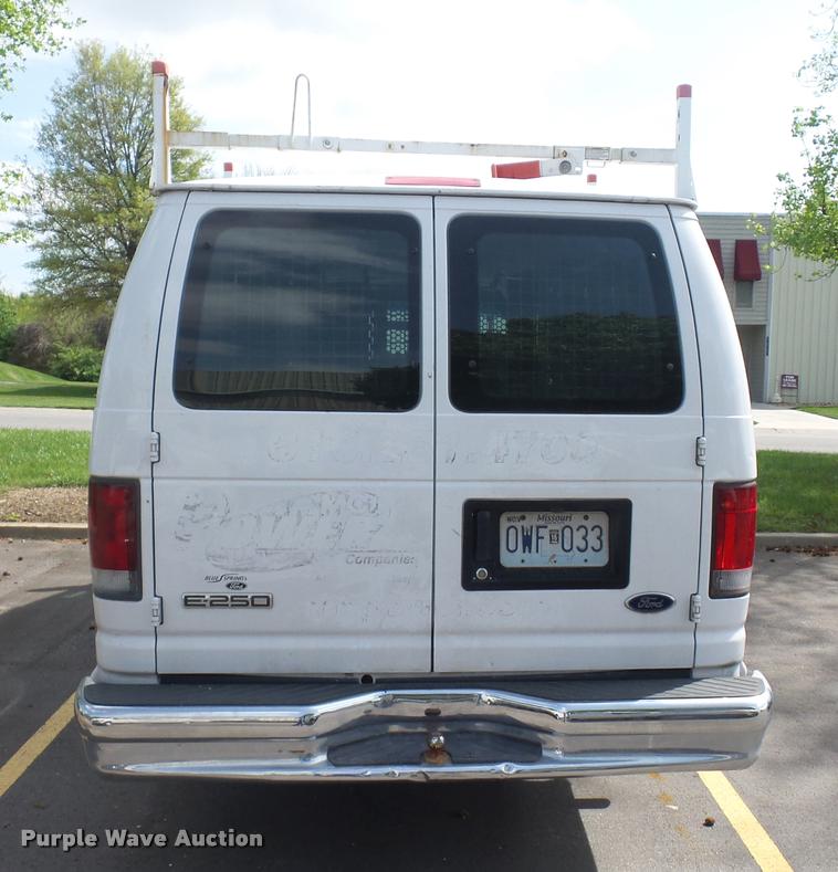 image for item BI9087 2006 Ford E250 Extended van