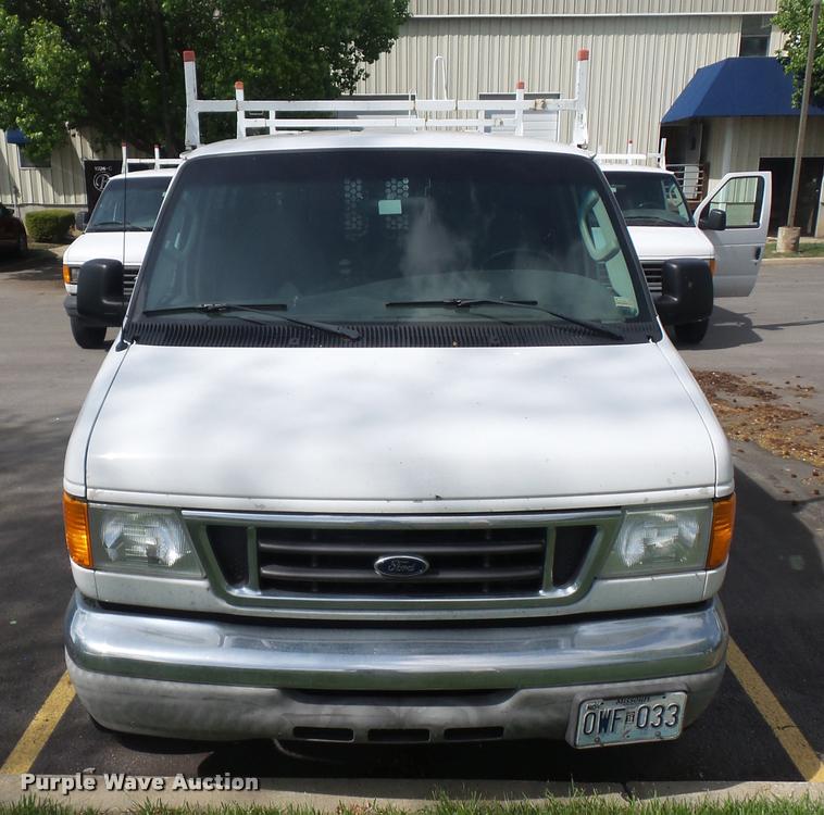 image for item BI9087 2006 Ford E250 Extended van