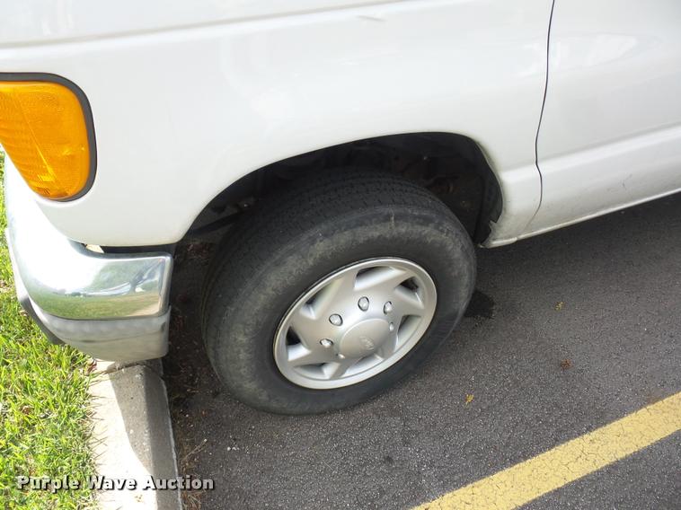 image for item BI9087 2006 Ford E250 Extended van