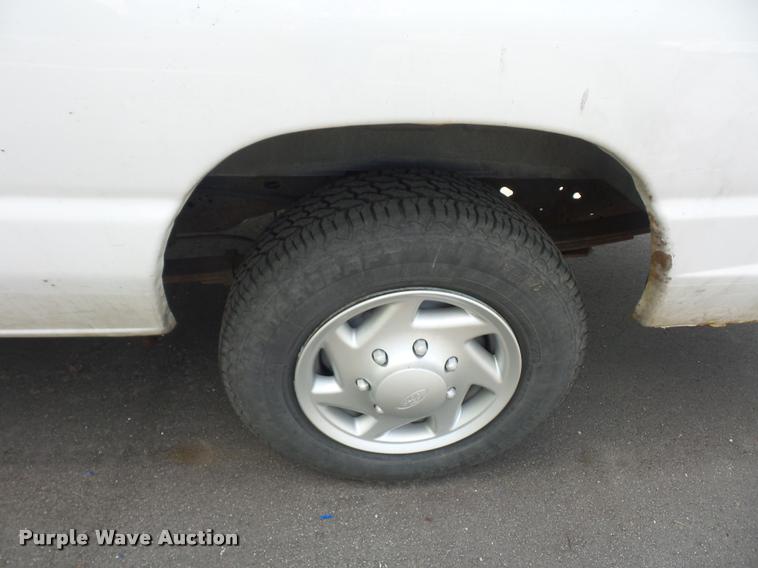 image for item BI9087 2006 Ford E250 Extended van