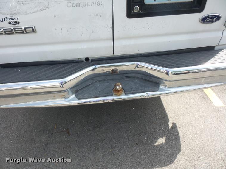 image for item BI9087 2006 Ford E250 Extended van