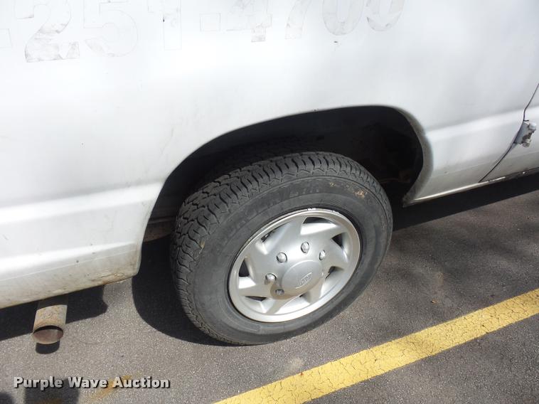 image for item BI9087 2006 Ford E250 Extended van