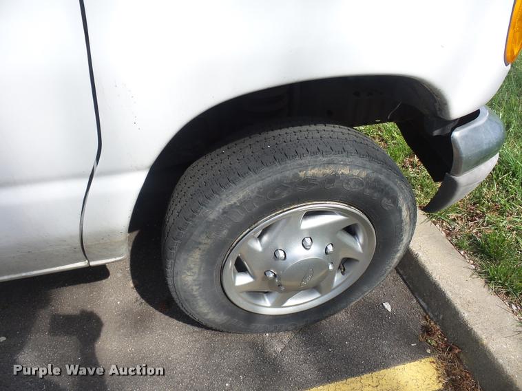 image for item BI9087 2006 Ford E250 Extended van