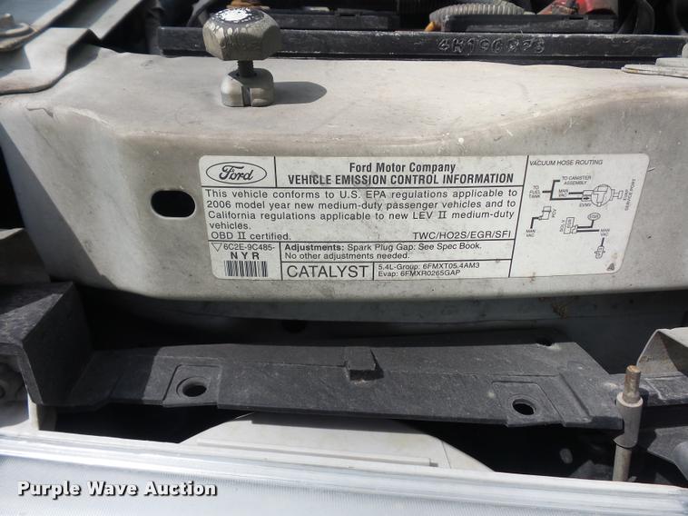 image for item BI9087 2006 Ford E250 Extended van