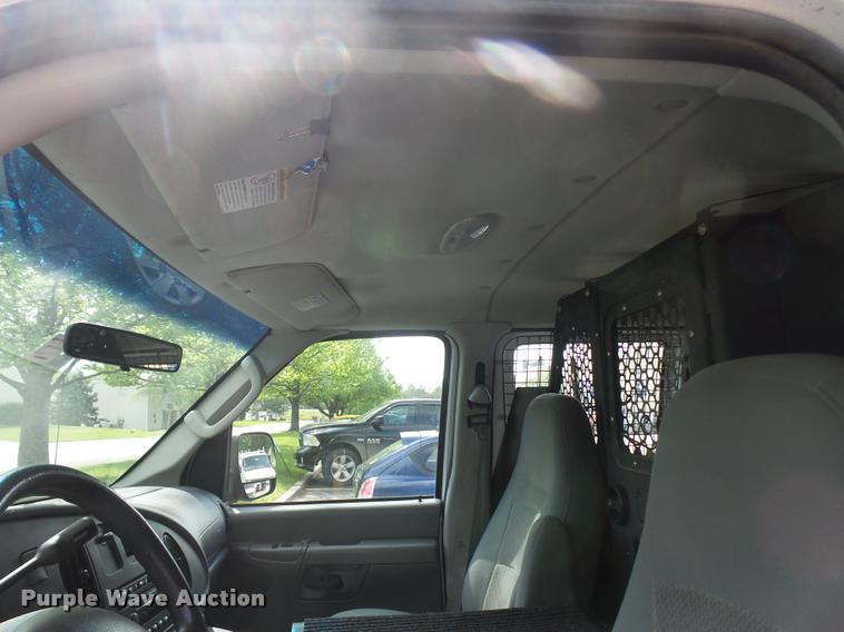 image for item BI9087 2006 Ford E250 Extended van