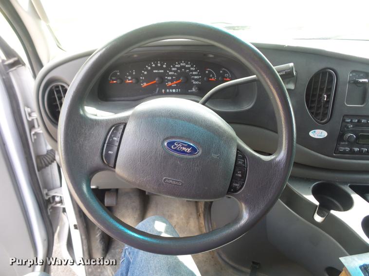 image for item BI9087 2006 Ford E250 Extended van