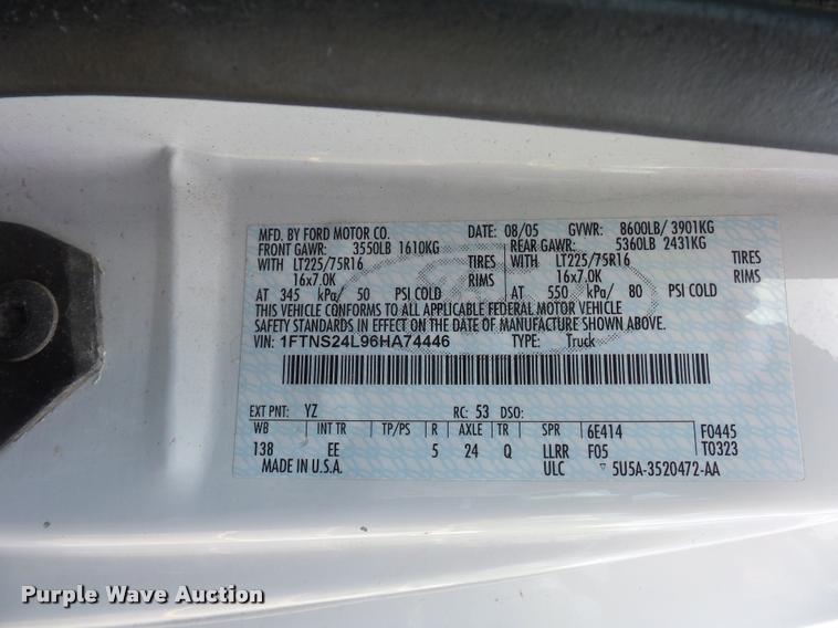 image for item BI9087 2006 Ford E250 Extended van