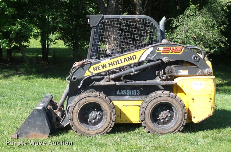 image for item BS9420 2011 New Holland L218 skid steer