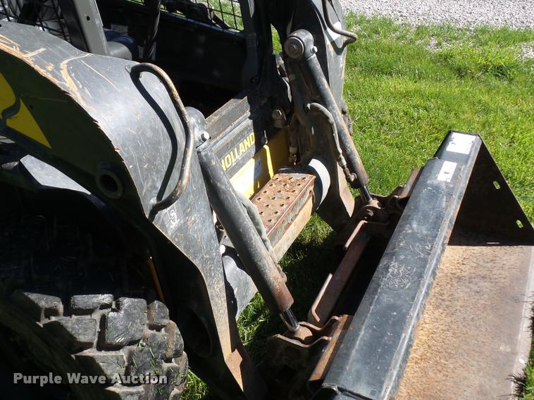 image for item BS9420 2011 New Holland L218 skid steer