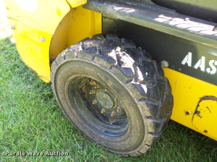 image for item BS9420 2011 New Holland L218 skid steer