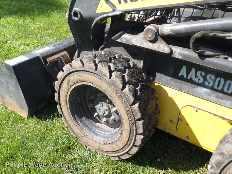image for item BS9420 2011 New Holland L218 skid steer