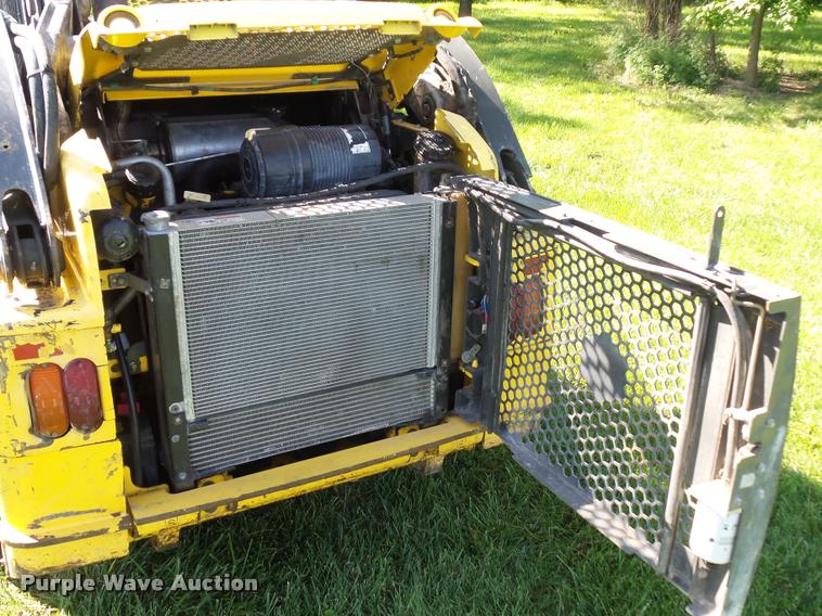 image for item BS9420 2011 New Holland L218 skid steer