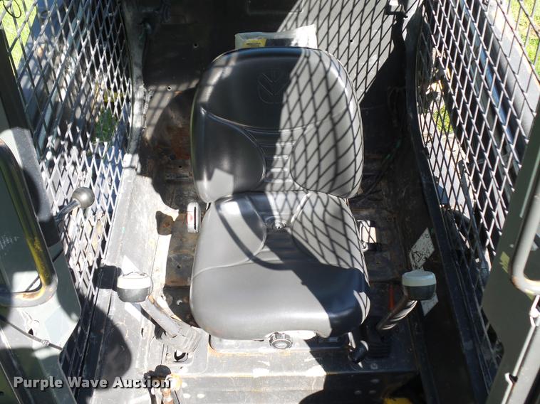 image for item BS9420 2011 New Holland L218 skid steer