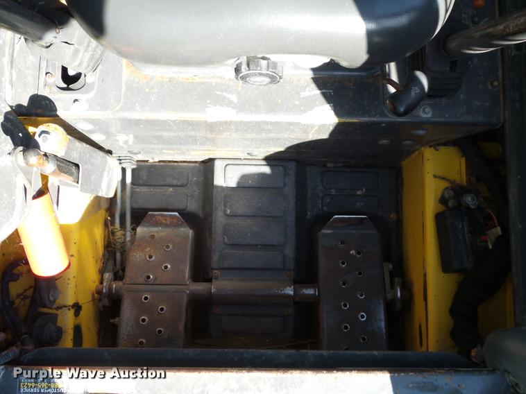 image for item BS9420 2011 New Holland L218 skid steer