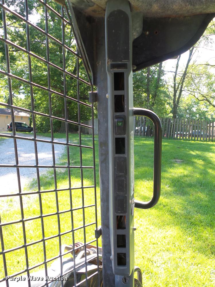 image for item BS9420 2011 New Holland L218 skid steer