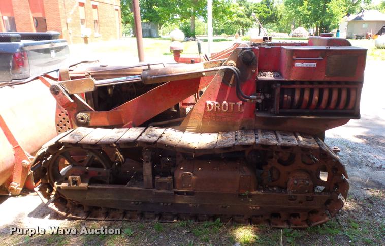 image for item BS9429 International Drott TD6 track loader