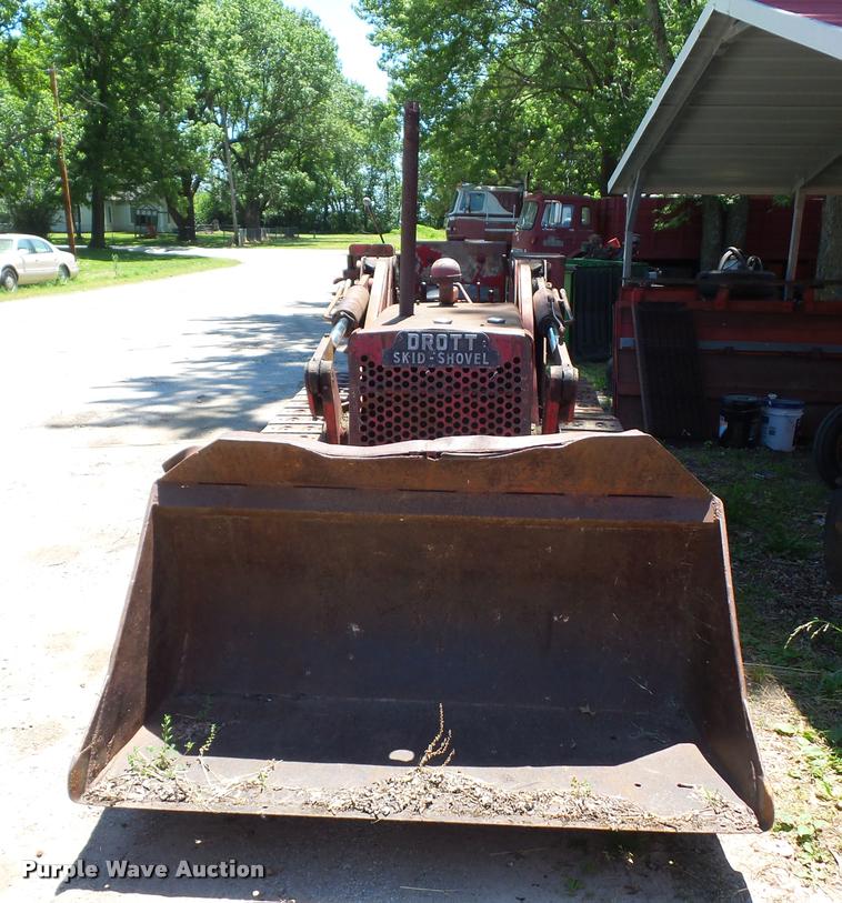 image for item BS9429 International Drott TD6 track loader