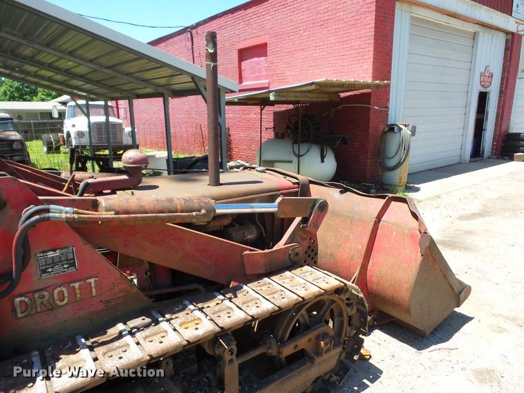 image for item BS9429 International Drott TD6 track loader