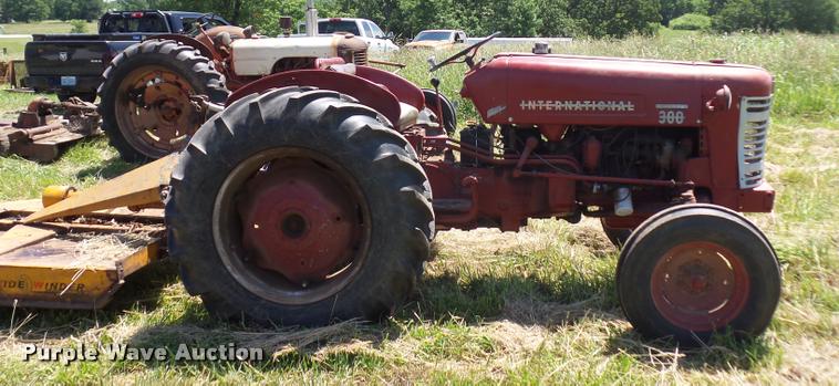 image for item BS9435 International Utility 300 tractor