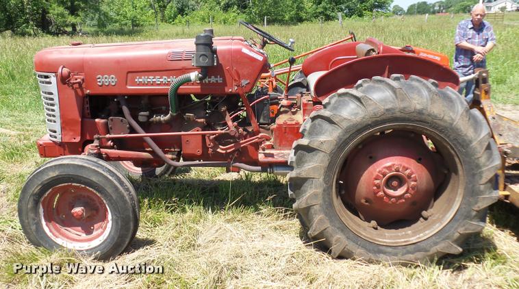 image for item BS9435 International Utility 300 tractor