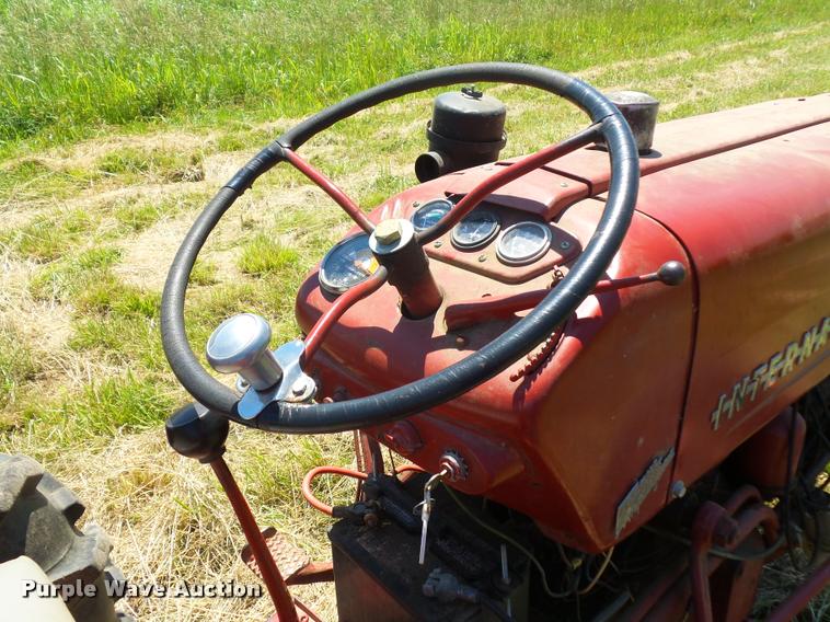 image for item BS9435 International Utility 300 tractor