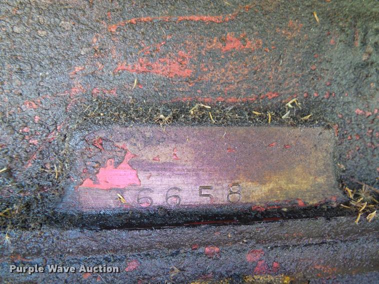 image for item BS9435 International Utility 300 tractor