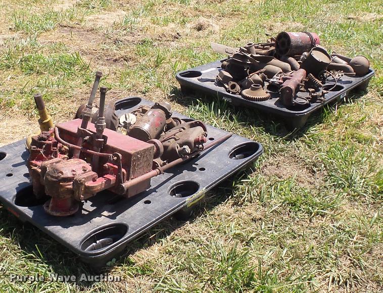 image for item BS9442 International TD6 parts