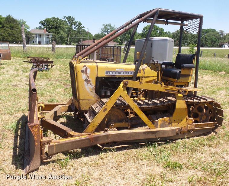 image for item BS9444 John Deere 2010 dozer