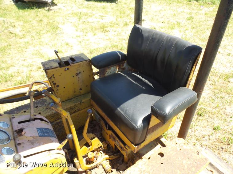 image for item BS9444 John Deere 2010 dozer